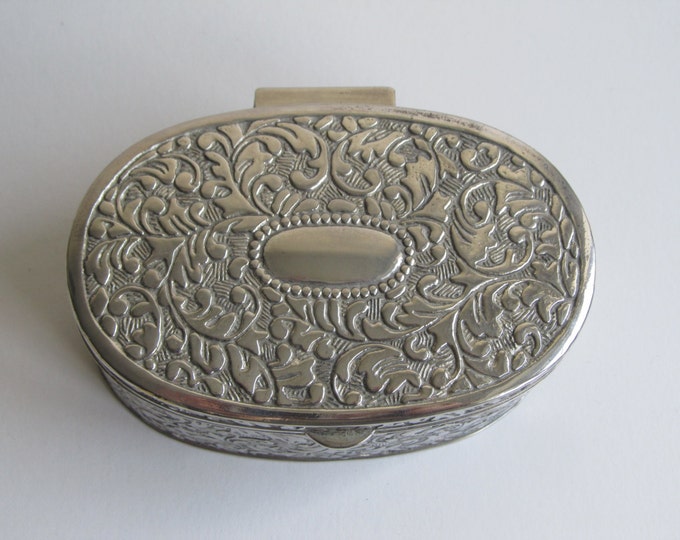 Vintage jewellery box, trinket box, general storage case, embellished embossed silver metal box, empty cartouche, housewarming gift idea