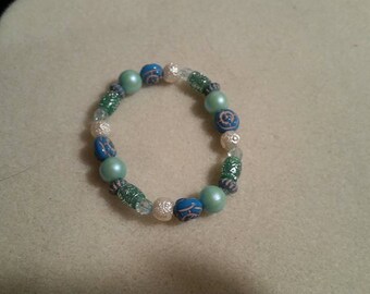 Acrylic beaded bracelet