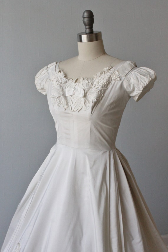 1950s Wedding Dress / 1950s Lace Wedding by TheVintageMistress
