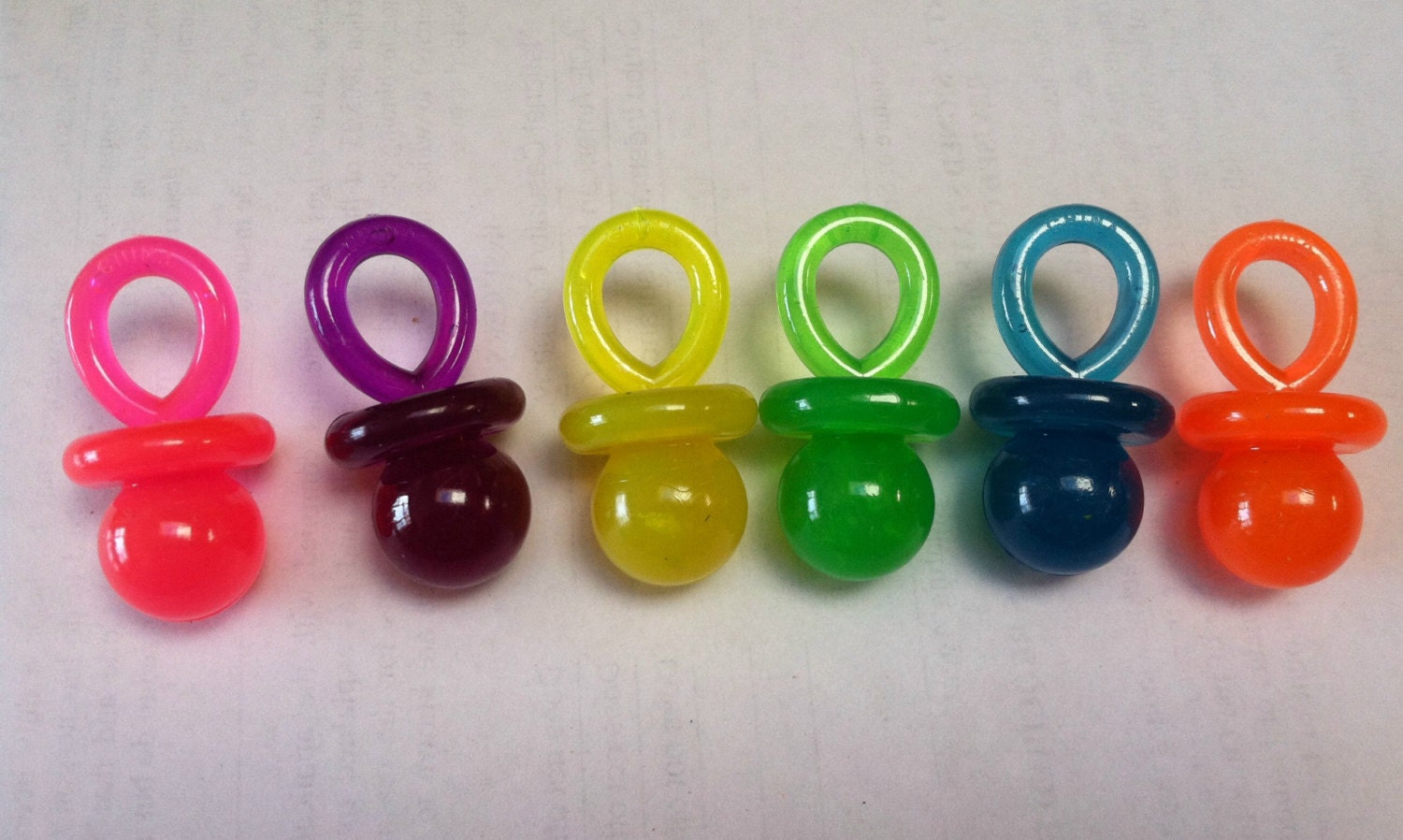 Set of 6 Med Plastic Pacifiers Bird Toy by