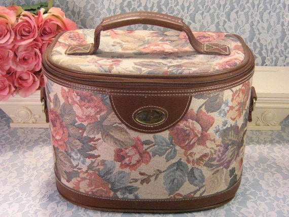 gloria vanderbilt carry on luggage