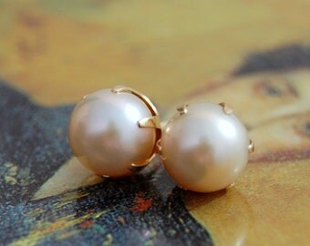 Maris - pearl stud earrings, natural ivory color, women, for her, gift idea, Bridal fashion, earrings, jewelry, pearl earrings, wedding