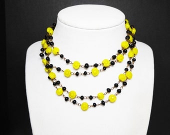 Black & Yellow Flapper Necklace - Yellow Rose Flower Beads - Black Ball Beads - Brass Link Chain - Art Deco Style Rope length