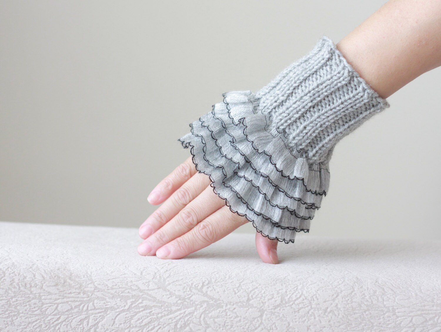 Grey Knit gloves Fingerless Gloves Knit wrist cuffs Frilly