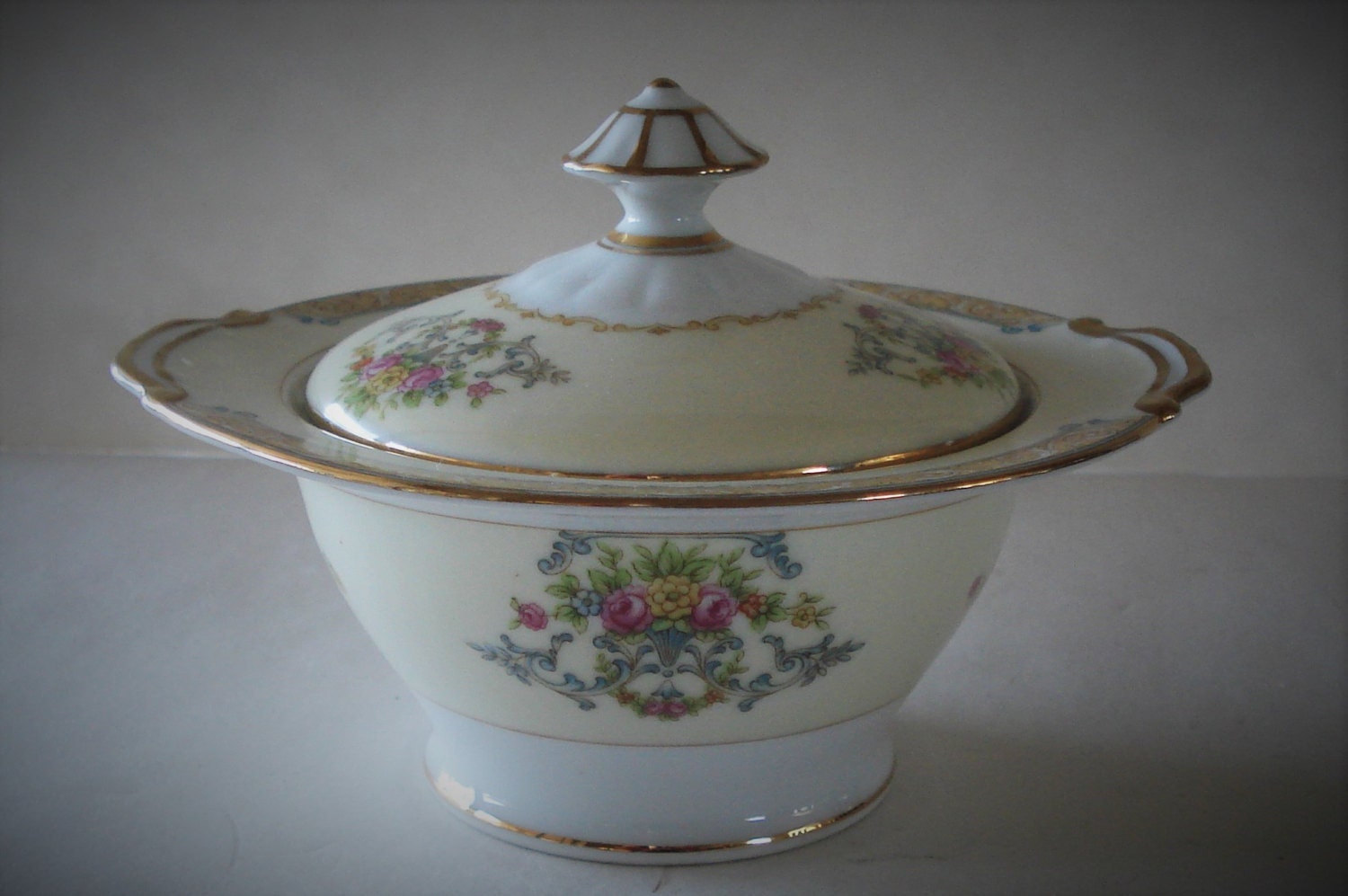 Vintage NORITAKE China Lidded Sugar Bowl Dish Japan.