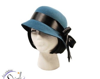 1920' style cloche hat made in turquoise recycled wool felt