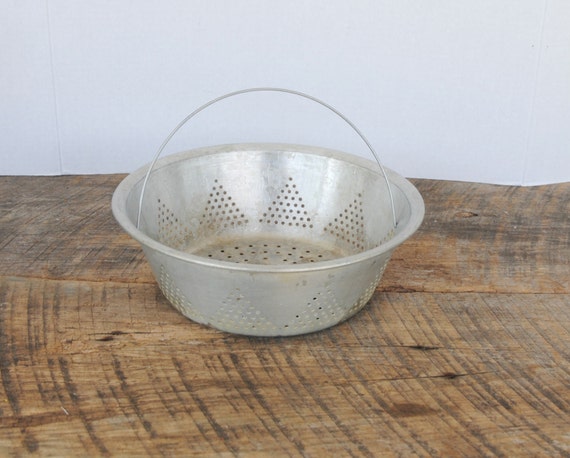 Vintage Aluminum Colander Strainer with Center Wire Handle