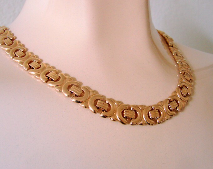 Classic Vintage Retro Goldtone Link Necklace / Unique Links / Vintage Jewelry / Jewellery