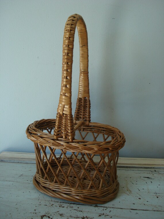 Items similar to Vintage Wicker Wine Basket/Wine Holder/wicker basket