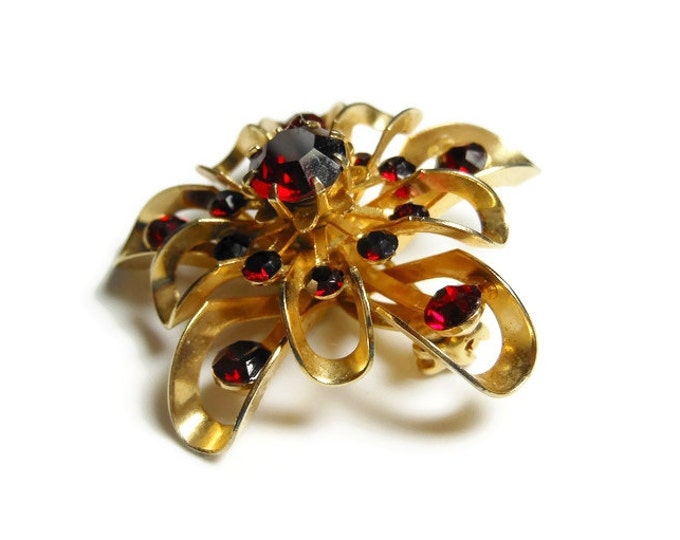 SALE 1940s Coro brooch, 1940s early 1950s gold open work petals on this floral brooch with ruby rhinestone faceted center and embellishments