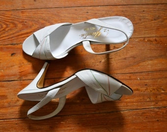 vintage 1970s gray heels with colorful details / open toe Italian leather shoes / white leather and gold slingback shoes/ size 7 / size 7.57