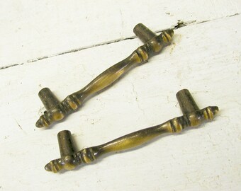 2 Antiqued Traditional Drawer Pull Antique Hardware Repurpose Upcycle Lot 5837
