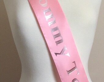 New Sash, Baby Shower Party Sash, Girl Baby Shower, Mother To Be Gift, Baby Shower Gift, Fun Party Sash, Mommy To Be Sash, It's A Girl