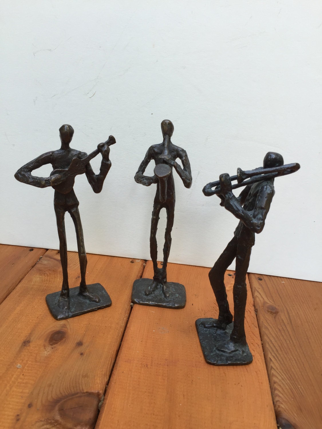 metal art figurines