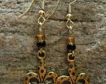 Black and Gold Hammered Fleur de Lis Earrings