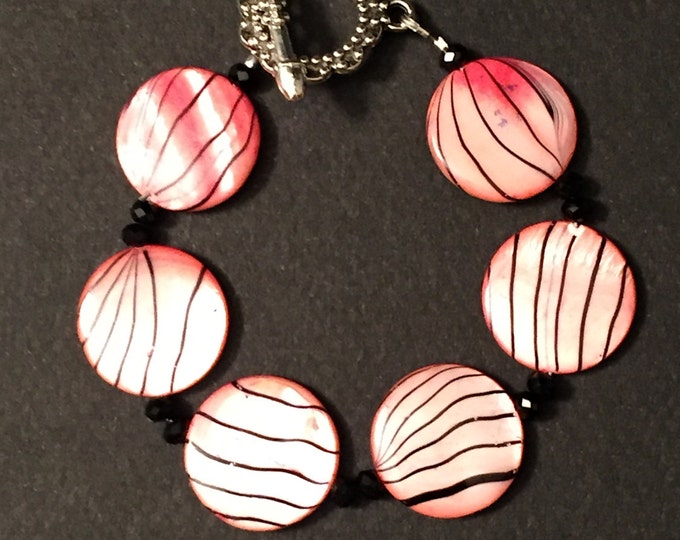 Red Shell Bracelet, coin red shell, Red Flat Shell Braceler, flat shell bracelet, red shell jewelry, red Zebra Stripe, coin red shell
