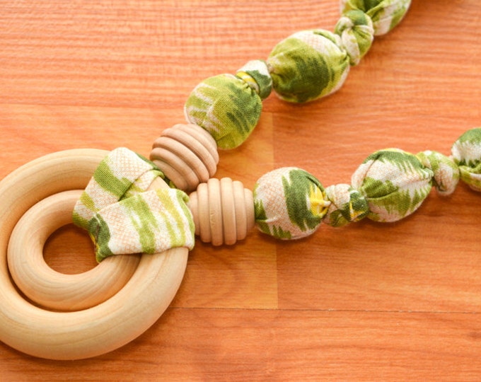 Nursing Necklace, Teething Necklace, Breastfeeding Necklace, Babywearing Necklace, Baby Shower Gift - Double Ring - Green Painted Circles