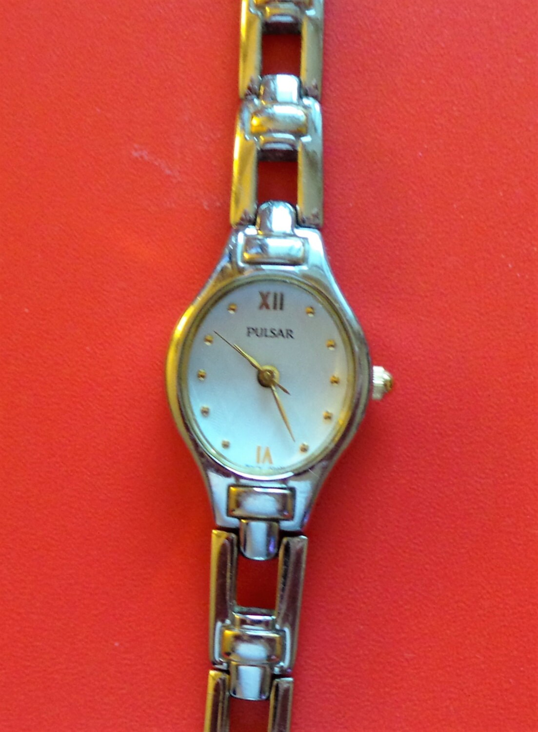 A Vintage Ladies 'PULSAR' Quartz Watch Boxed