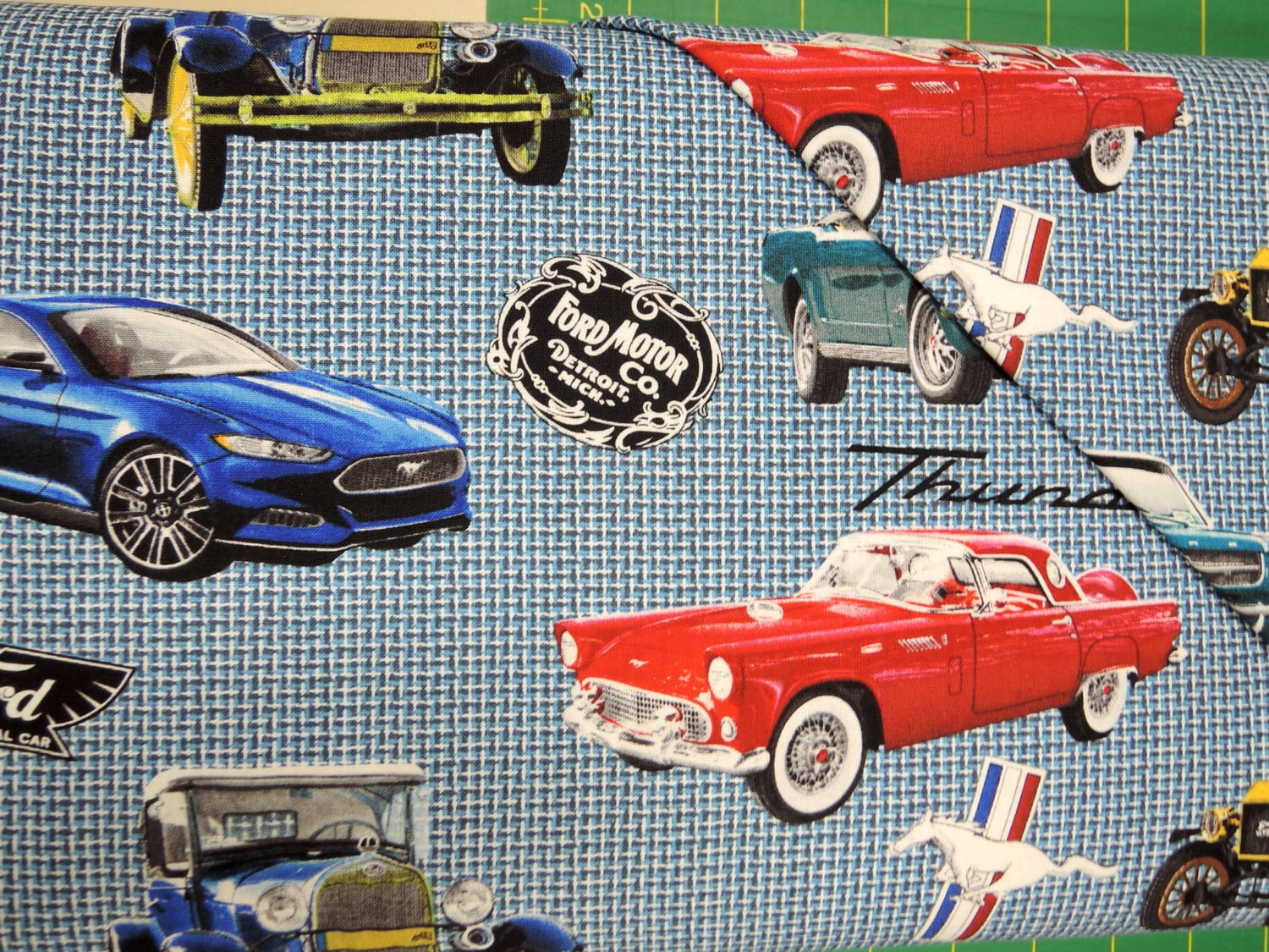 ford-fabric-cars-blue-boy-vintage-classic-quilt-quilting