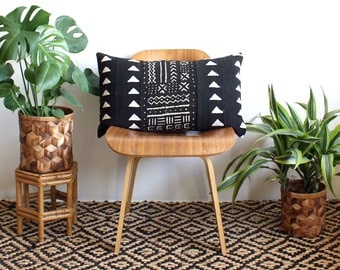 Black Triangle Mudcloth Lumbar Pillow, African Mud Cloth, Black and White Pillow, Modern Pillow, 15x25, Bohemian Decor, Geometric
