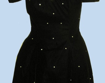 Vintage 1950's Black Velvet Dress with Pearls & Netting Sz 5-6 (vintage)