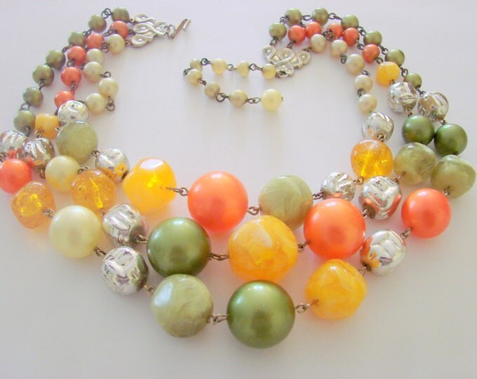 Lucite Bead Bib Necklace / Peach / Green / Persimmon / Orange / Silver / 50s Vintage Jewelry