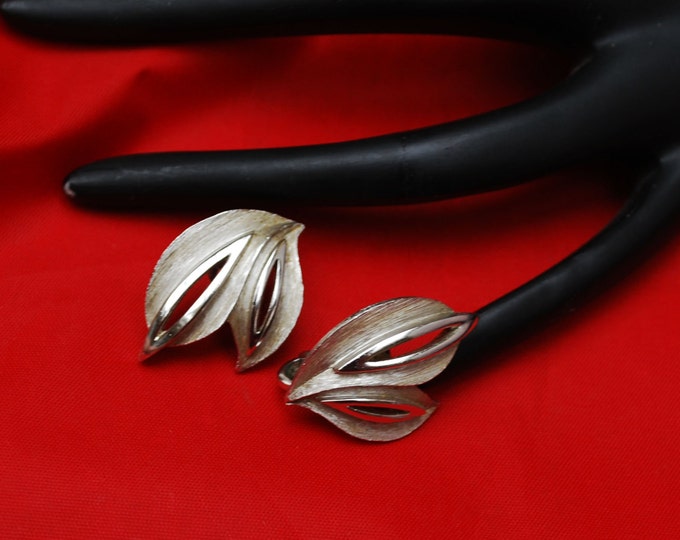 Crown Trifari Earrings Silver Swirl Leaf Mid Century clip on