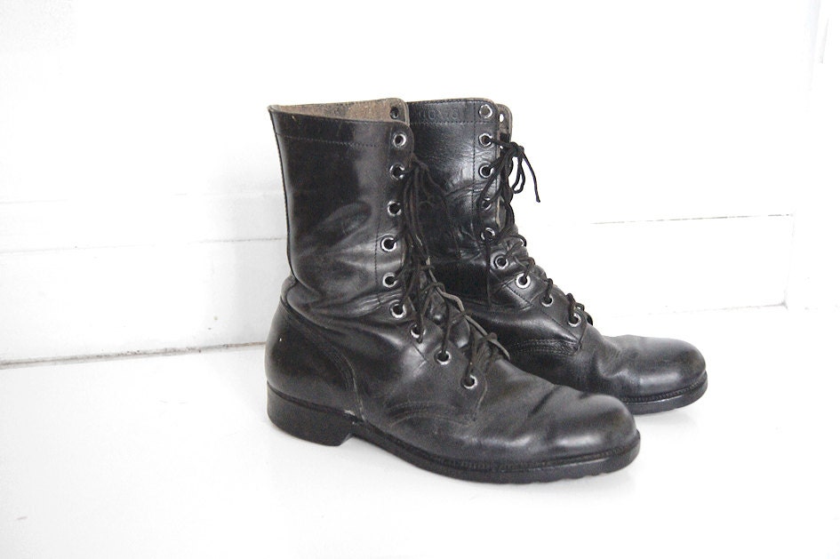 genesco combat boots