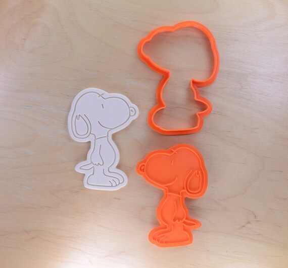 Snoopy The Peanuts Cookie Cutter and Stamp Set