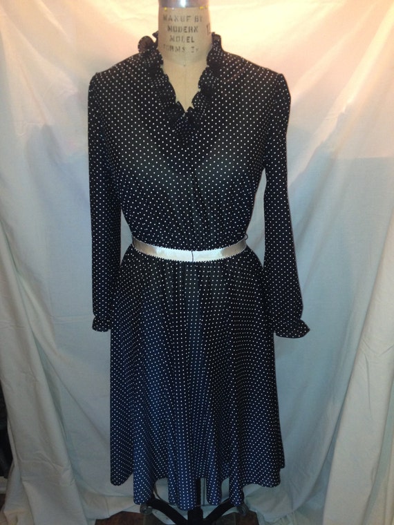 Vintage Misses Sally Petite Black and White Polka Dot Polyester Dress Approx. Size 12-14 d19