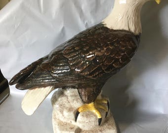 A classy bald-headed eagle statue