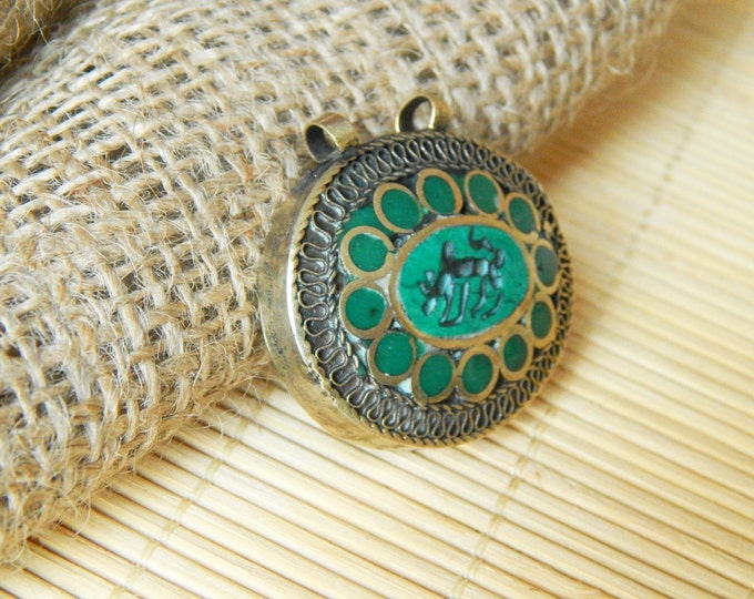 Vintage nepal pendant / ethnic pendant / green silver pendant / tribal supplies / nepal handcraft / tribal craft / tribal findings