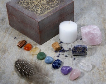 Chakra Crystals Set with Hand Carved Wooden Box. Special Edition. Chakra Crystals. Chakra Set. Chakra Stones. Gemstones. Reiki.