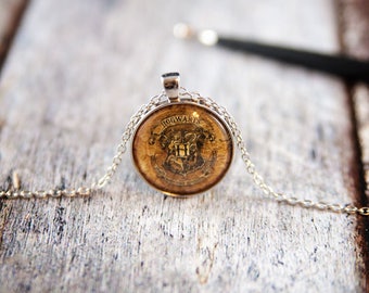 Hogwarts Necklace, Harry Potter pendant, harry potter jewelry, hogwarts, hogwarts pendant, hogwarts crest, harry potter fan, harry potter