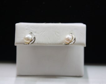 Pearl and Sterling Silver Earrings