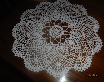 Filet Crochet Doily with pineapples