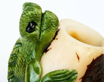 Iguana Smoking Pipe, Tobacco Pipe, Hand Pipe, Handcrafted Tagua Pipe, Unique Pipe Handmade by Ingenious Communities in the Andes