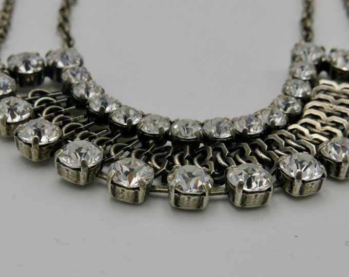 Sophisticated, sleek and stylish Swarovski® crystal necklace! Seen on celebrity Rachel Zoe in US magazine!