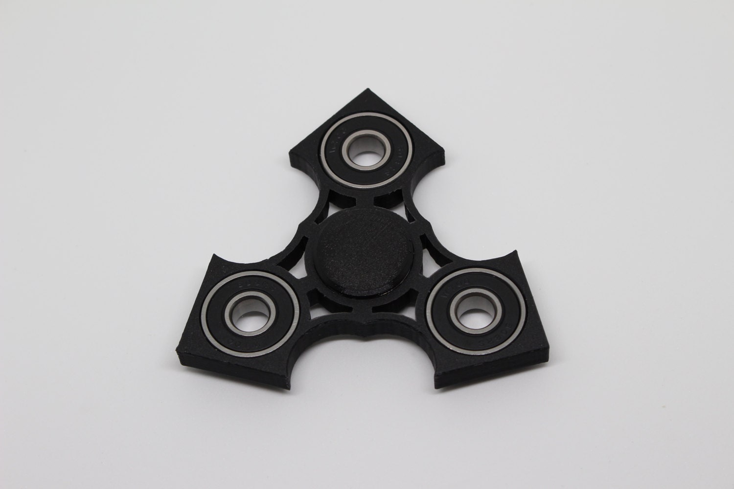 bladed fidget spinner