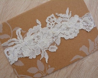 Ivory Garter, Ivory Lace Garter, Wedding Gift Ivory, Garter Set, Ivory Garter Belt, Wedding Garter in Vintage, Boho Wedding, Bridal Garter