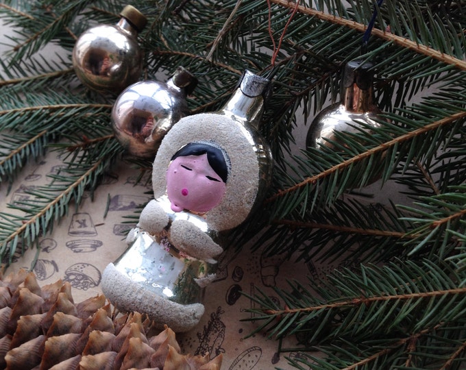Christmas ornaments set of 4. Eskimo and 3 jingle balls in set. Christmas gift