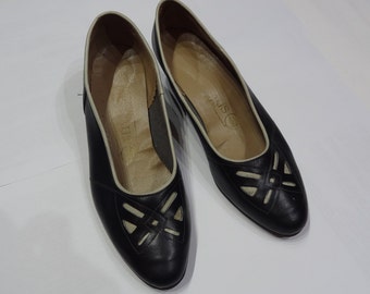 Vintage shoes,Leather shoes,80s, Black Low Heels , Vintage Pumps ,Black Leather Heels, Women's Shoes, Size 41 EU