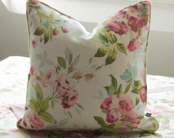 Noble Cushion cover/pillow 40 x 40 cm with rose pattern, contrast back and piping