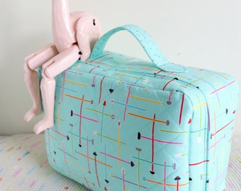 Small World Suitcase : project bag, suitcase pattern, suitcase PDF, satchel pattern, satchel PDF, fabric satchel, small suitcase PDF