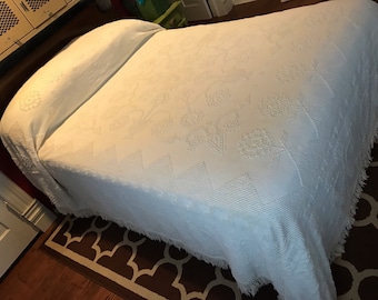 Vintage Antique White George Washington BATES Hobnail Bedspread