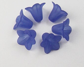 CLEARANCE Acrylic Bead 6 Bell Daisy Flower 5-Petal Frosted 18mm x 12mm Blue (1017luc18-64)os