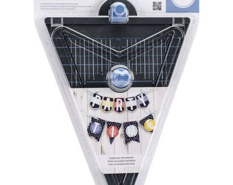 We R Memory Keepers Banner Punch Board