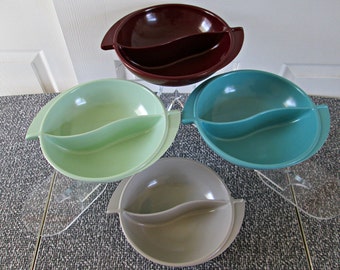 Vintage Boonton Winged Divided Bowl | Your Choice Between 3 Retro Shades | Boontonware Melmac Serving Bowl with Wing Handles | Yin & Yang