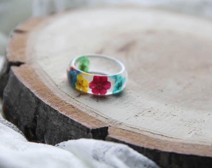 Resin Ring With real flower, floral resin jewelry, clear transparent ring, big size romantic nature ring, engagement ring, anniversary gift