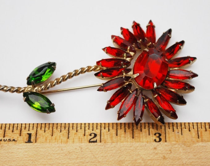 Red Rhinestone Flower Brooch - Juliana D & E Style - red Green glass -Daisy floral Mid century - Floral Pin